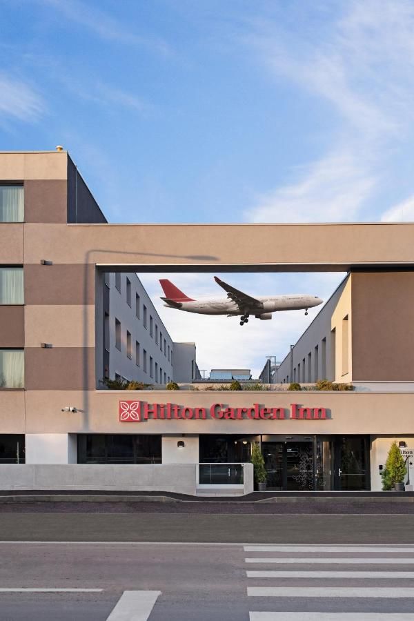 Отель Hilton Garden Inn Bucharest Airport Отопень-31